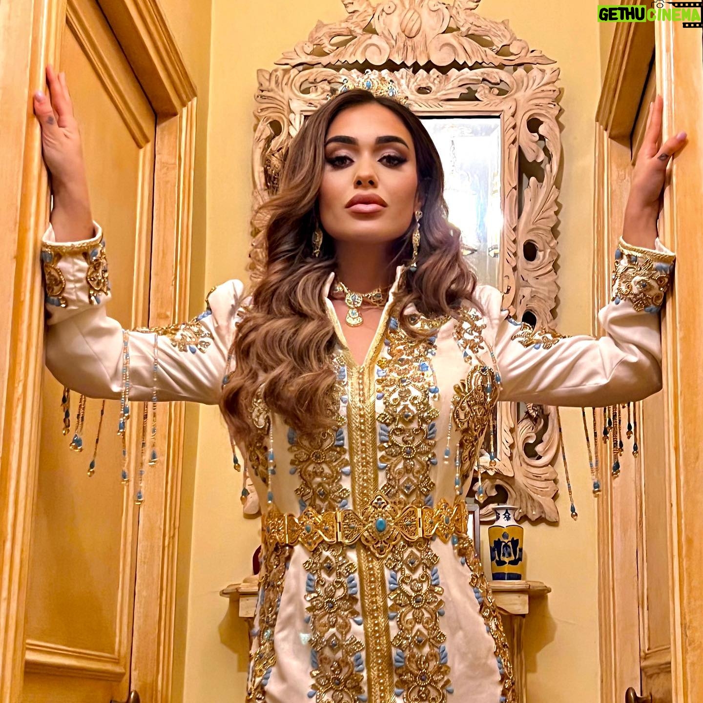 Laetitia Lina Derridj - 4.3K Likes - Une journée magnifique avec des personnes extraordinaires 👑
Dress by @robeprestige
Make up by @myriam_glam_paris