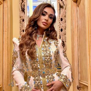 Laetitia Lina Derridj Instagram - Une journée magnifique avec des personnes extraordinaires 👑

Dress by @robeprestige 
Make up by @myriam_glam_paris