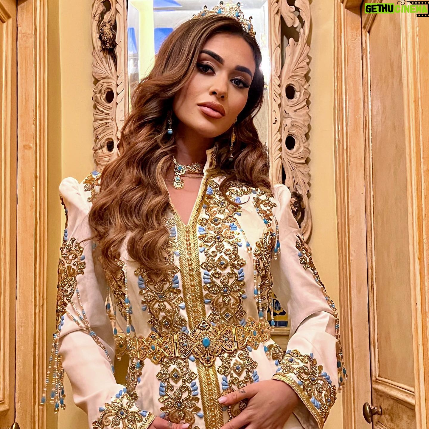 Laetitia Lina Derridj - 4.3K Likes - Une journée magnifique avec des personnes extraordinaires 👑
Dress by @robeprestige
Make up by @myriam_glam_paris