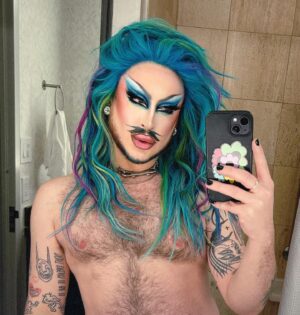 Laila McQueen Instagram - I mean look at me, I’m a freakin’ bombshell. 
-
-
-
Hair @ryanmurphyhair