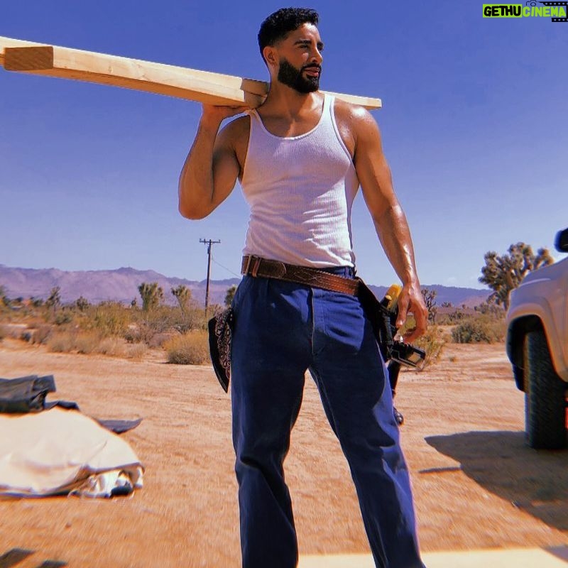 Laith Ashley - 22.6K Likes - Y me dice papi…
Behind the scenes 🎬
📸 @perrilus
#behindthescenes #onset
