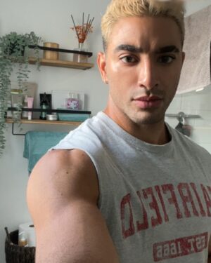 Laith Ashley Instagram - When you’re on a FaceTime call and you catch yourself lookin like a snack 🙃🤪