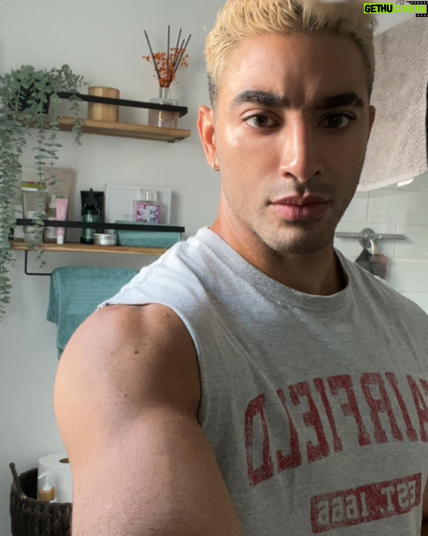 Laith Ashley - 9.4K Likes - When you’re on a FaceTime call and you catch yourself lookin like a snack 🙃🤪