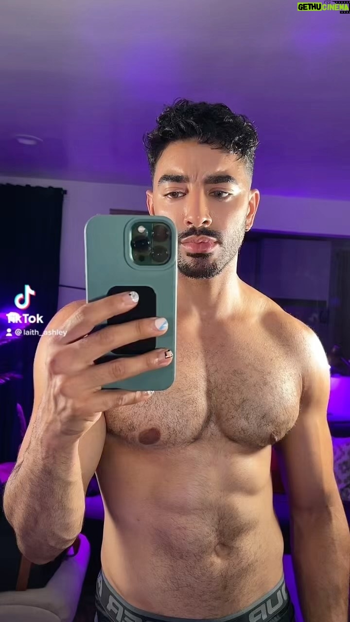 Laith Ashley - 40.2K Likes - Una bachatica moderna… bueno, ni tan moderna. Who knows @romeosantos… let’s make history baby!
Also, when I say I’m Dominican I really mean Ayiti-Kiskeyano.