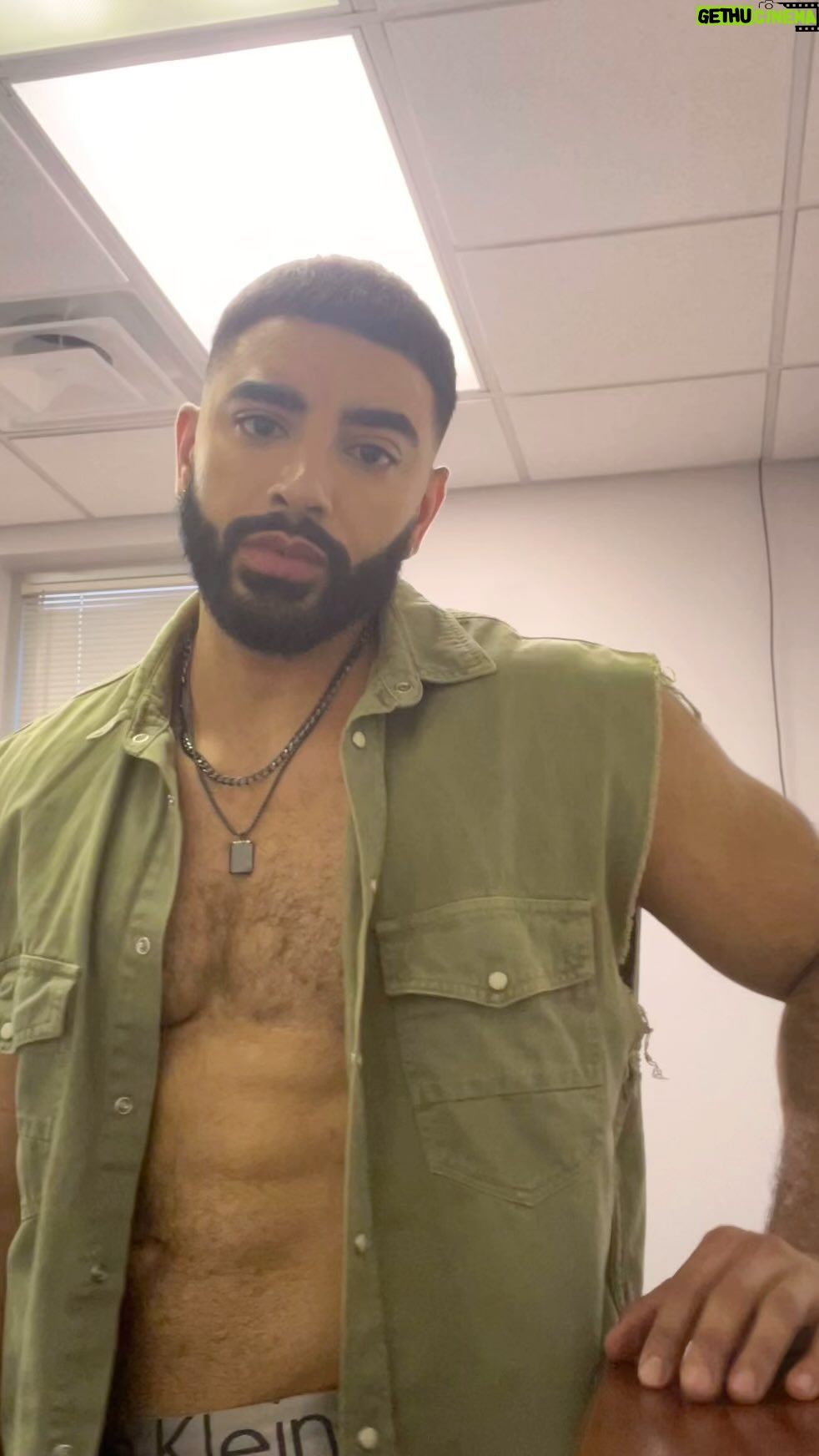 Laith Ashley - 7.4K Likes - Tryna take a cute picture while waiting to be called to set 🎬