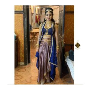 Laksha Shetty Instagram - Blurrrrrrrrrrrr n beautiful 🤷
.
.
.
.
.
.
Costume by @arulaa_by_rashmianooprao
#coostume #kannadaserial #artistlife #art #mythology #serial #swarnalatha #renukayellamma #queen #royaldrama #instapost #instapic #instagood #instagram #instaphoto #instafam #happyme #lotsoflove #live #love #laugh #happysoul #❣