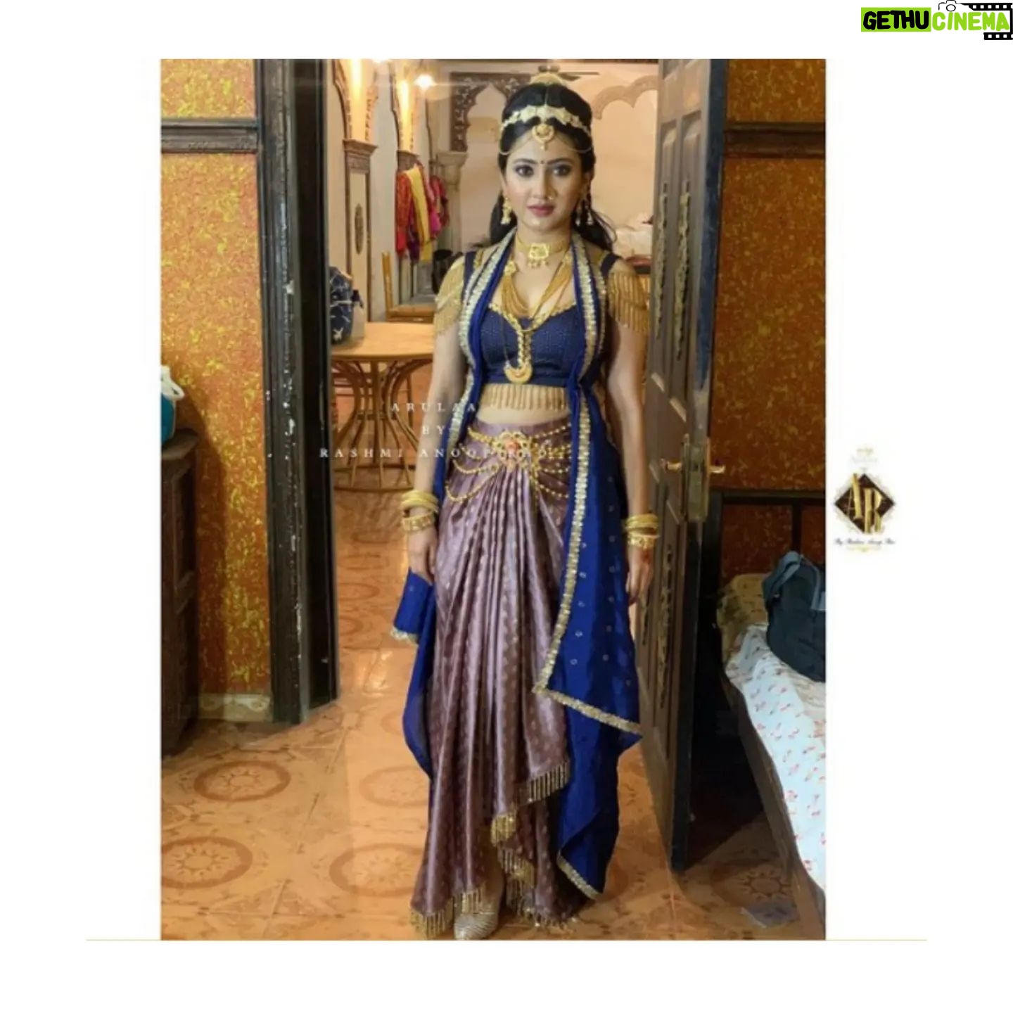Laksha Shetty - 303 Likes - Blurrrrrrrrrrrr n beautiful 🤷
.
.
.
.
.
.
Costume by @arulaa_by_rashmianooprao
#coostume #kannadaserial #artistlife #art #mythology #serial #swarnalatha #renukayellamma #queen #royaldrama #instapost #instapic #instagood #instagram #instaphoto #instafam #happyme #lotsoflove #live #love #laugh #happysoul #❣