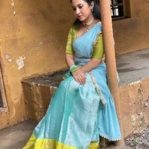 Laksha Shetty Instagram - Bilkul na Badli
.
.
.
.
.
.
.
.
.
.
.
#pagli #bilkulnabadli #chennai #shoot #bts #halfsaree #live #love #laugh #reelitfeelit #reelkarofeelkaro #happyme #happymind #happysoul
