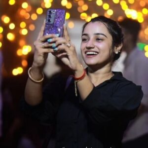 Lakshmi surendran Instagram - 2024 MG കലോത്സവത്തിന്  എന്റെ Camera കണ്ണിൽ പതിഞ്ഞ ഒരു Cute Moment.❤️
Actress @lakshmisurendranofficial
.
.
#mgkalolsavam2024
#kalolsavamvibes
#videography #actress #actor
#candid #cinema
#candid #everyone
#viral