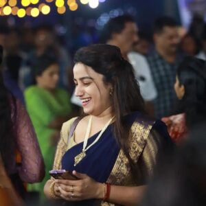 Lakshmi surendran Instagram - ʀᴀᴡ ᴀɴᴅ ʀᴇᴀʟ ᴍᴏᴍᴇɴᴛꜱ♥️
..
ʟᴀᴋꜱʜᴍɪ ꜱᴜʀᴇɴᴅʀᴀɴ♥️
.
തിരുനക്കര ആറാട്ട്🙏
.
.
.
#actress #keralamodels #keralaphotography #kottayam
