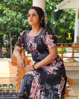 Lakshmi surendran Instagram - New Collections Available @y_not_boutique ❤️‍🔥🫵🏻
.
.
@lakshmisurendranofficial 👗