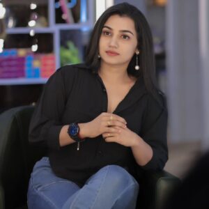 Lakshmi surendran Instagram - Happy birthday...to me..,😊😊🎂🎉😊
📸@picturesque_krishna 
@vibefamilysalon 
#birthday #actressmalayalam #serial #serialactress #malayalamserialactress #lakshmisurendran #lakshmisurendranfans 
#birthday #birthdaygirl #actress 
@suryatv