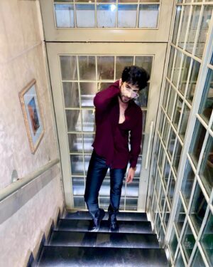 Lakshya Handa Instagram - Your Snack time 🍇
Get yourself a me ☃️ 
.
.
.
.
#style #bayroute #juhu #bayroute #bayroutedining @bayroutedining #bayroutevoyage #5yearsofbayroute #bayrouteexperience