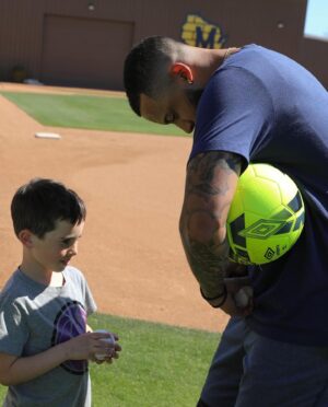 Landon Donovan Instagram - Thank you Coach Murphy @_dvn23 @christianyelich and the rest of the @brewers players and staff for inviting us out to Spring Training…it was a trip we will never forget 🙌🏽🙏🏽⚾️