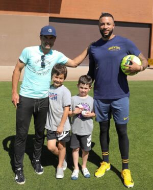 Landon Donovan Instagram - Thank you Coach Murphy @_dvn23 @christianyelich and the rest of the @brewers players and staff for inviting us out to Spring Training…it was a trip we will never forget 🙌🏽🙏🏽⚾️