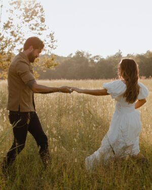 Lane Toran Instagram - A dream.
.
.
Thank you @celiarawsonphoto for capturing our engagement photos. 117 days until forever.