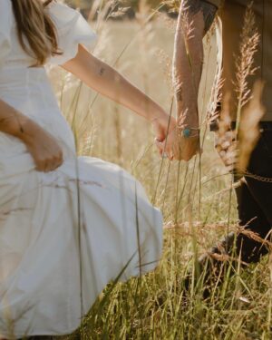 Lane Toran Instagram - A dream.
.
.
Thank you @celiarawsonphoto for capturing our engagement photos. 117 days until forever.