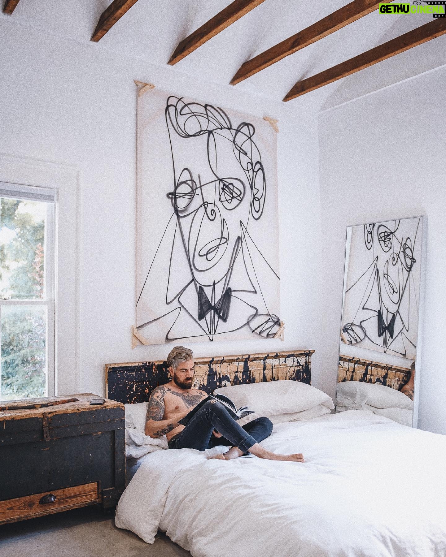 Lane Toran - 3.1K Likes - Bedroom update 🛌 Sorry, no skylights leading to the roof... yet.
.
.
.
.
#interiordesign #bedroom #shelfie #headboard #minimalist #design #remodel #goodandshiddy @goodandshiddy
