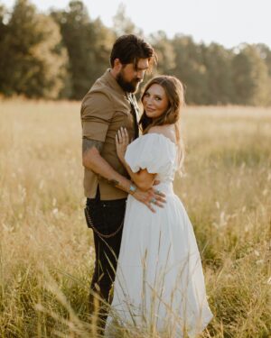 Lane Toran Instagram - A dream.
.
.
Thank you @celiarawsonphoto for capturing our engagement photos. 117 days until forever.