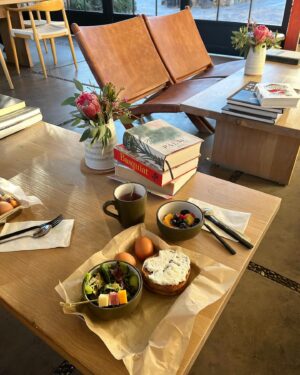 Lang Khê Tran Instagram - 1 breakfast with morning light 
2 @theofficialmads 
3 bus at Palm Springs 
4 @sparrowslodge 
5 parking lot wearing @chimyen_official 
6 dessert au chocolat 
7 found a random hat