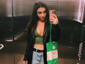 Lara McDonnell Instagram - luck of the irish ☘️