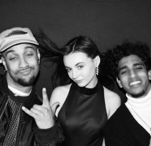 Lara McDonnell Instagram - photobooth fun