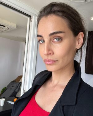 Lara Wolf Instagram - Years of hard work are starting to pay off…my gratitude for all the beautiful stories I’m allowed to be part of 🎥🎞️ and all the support I’ve been getting from my family and friends❤️❤️ is beyond words. Don’t give up the things you love to do. And don’t rely on petrified Superman, he might hold you but can’t fly you! We are superwomen!!#lovemyjob #roman #romanstatue #superman #setlife #actress #italy #roma #cinema #film #love #moretocome #superwoman