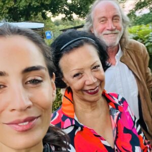 Lara Wolf Instagram - Maman joonam Tavaloded kheili mobarak bashe!💖🌸👑 GOL BI GOLDOON NEMISHE. HAPPY BIRTHDAY 🎁🎉🎊to an angel of a mother and force of a woman! Smart, funny, beautiful and filled with grace. I’m very very lucky to have you. I’m still sorry, I was a pain in my teenage years, now better🙃 I love my family, these two, more than anything in the world. Give my mama Victoria @wolfalavi some love ❤️❤️❤️ #mom #birthday #tavalod #strongwomen #beautiful #myhome #heart