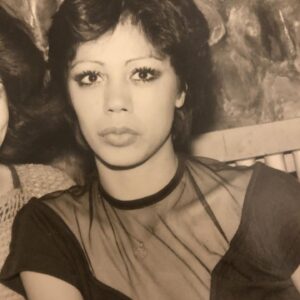 Lara Wolf Instagram - Maman joonam Tavaloded kheili mobarak bashe!💖🌸👑 GOL BI GOLDOON NEMISHE. HAPPY BIRTHDAY 🎁🎉🎊to an angel of a mother and force of a woman! Smart, funny, beautiful and filled with grace. I’m very very lucky to have you. I’m still sorry, I was a pain in my teenage years, now better🙃 I love my family, these two, more than anything in the world. Give my mama Victoria @wolfalavi some love ❤️❤️❤️ #mom #birthday #tavalod #strongwomen #beautiful #myhome #heart