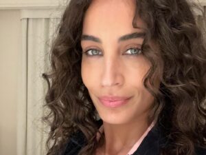 Lara Wolf Instagram - Pretty curly mess. 🖤🌟new character coming to life…and what a brilliant character it is… #newlook #character #actress #iranian #curlyhair #dita #roma