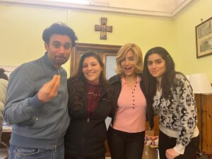 Lara Wolf Instagram - Here just a few pictures of the million I’ve taken…with a few of our amazing acting familia…. Miss you all already❤️ #roma ##italy #film #iranian #actorslife #actress #artist #friends #moretocome