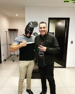 Laredo Kid Instagram - Gran convivencia con mis amigos de @thegroupduelo ,Felícidades por sus 2 sold out en @arenamtyoficial que sigan los éxitos 🙏🏻🙌🏼 gracias a @promocionessalinas Mike y a la lucha libre por darme nuevas y buenas amistades..
@eltorodelatambora @dimaslopez.jr @yosoyoscarivantrevino @davidcalerogarcia @dvd_badillo @soygeorgerdz 
..
#buyazze #oscuridad #nadapuededetenerme #elaguiladelriobravo #garlogarra  #Duelo