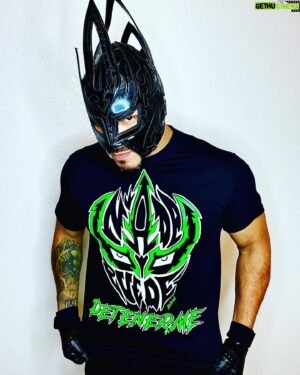 Laredo Kid Instagram - "Tus ganas de ganar deben ser más grandes que el miedo a perder. 
Tu visión debe ser más grande que tu situación, Tu alma debe tener más
fuerza que tu mente."
..
..
#NadaPuedeDetenerme #buyazze #elrespetosegananoseregala #ElAguilaDelRioBravo #ventas #love #moda #lifestyle