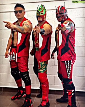 Laredo Kid Instagram - Hoy en Cd Juárez nace la nueva facción 
LA FRATERNIDAD 
@dragotripleaaa @dinamico_aaa v venimos a conquistar territorio y demostrar el talento élite nada puede detenernos…