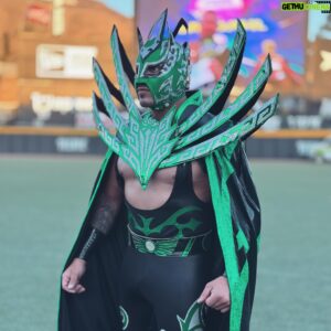 Laredo Kid Instagram - Un verdadero LUCHADOR,
Crece y se forma atravesando tormentas y tiempos difíciles ,
resiste, insiste y persiste.
Que Nada Pueda Detenerte…
#buyazze #garlogarra #oscuridad #elaguiladelriobravo