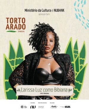 Larissa Luz Instagram - Nosso elenco repleto de brasilidade, recebe com imensa alegria Larissa Luz!! 🤩

É com grande prazer que anunciamos a participação de @larissaluzeluz como Bibiana em “Torto Arado - o musical”!✨

Larissa é cantora, apresentadora e atriz brasileira, indicada ao Grammy Latino em 2016 na categoria de Melhor Álbum Pop Contemporâneo em Língua Portuguesa. Estreou no teatro como Branca em “Gonzagão, a Lenda” e em 2018 interpretou Elza Soares, papel que lhe rendeu o prêmio de melhor atriz em musicais. Agora, Larissa retorna aos palcos como Bibiana, uma das protagonistas de “Torto Arado – O Musical”.

O Musical conta com a direção geral de @elisiolopesjr, dramaturgia assinada por @aldri.oficial, @elisiolopesjr e @espirito.fabio, direção de movimento de @xorogan_zebrinha, direção musical de @jarbas.bittencourt e coordenação geral de @fernanda.bez.

Foto: @caiolirio 

“Torto Arado - o musical” é um projeto apresentado pelo Ministério da Cultura através da Lei Federal de Incentivo à Cultura e Nubank. Patrocínio Nubank. Produtora associada Melanina acentuada. Realização Maré Produções Culturais, Ministério da Cultura e GOVERNO FEDERAL União e Reconstrução.

#tortoarado #musical #tortoaradoomusical #nordestino #salvador #salvadorbahia