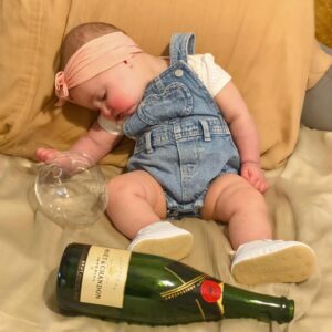 Larissa Wohl Instagram - They grow up so fast 🤪 🤪🤪

Happy 7 months to my beautiful daughter. Clearly she celebrated a little TOO hard 🍾 🤣 (#justjoking )
•
•
•
#mom #mama #momlife #mommy #momnashville #larissawohl #baby #babygirl #mybaby #mybabygirl #girlmom #daughterlove #daughter #emma #emmaelizabeth #workingmom #favoritejob #nashbabies #nashvillebaby #larissa #momhood#7monthsold #7months #sevenmonthsold #larissawohl #stopgrowing #stoptime #lizziegirl