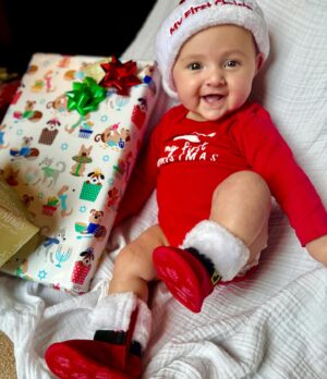 Larissa Wohl Instagram - My favorite lil stocking stuffer 🎁🎅🏼🎄👶🏻 (thanks @lpbunny for my new outfit!)
•
•
•
#babies1stchristmas #1stxmastogether #babiesfirstchristmas #firstchristmas #christmas #christmaseve #babies1stchristmaseve #christmaseve #mom #mama #momlife #mommy #momnashville #larissawohl #baby #babygirl #mybaby #mybabygirl #girlmom  #daughter #emma #emmaelizabeth #workingmom #nashbabies #nashvillebaby #larissa #momhood #4months #4monthsold
