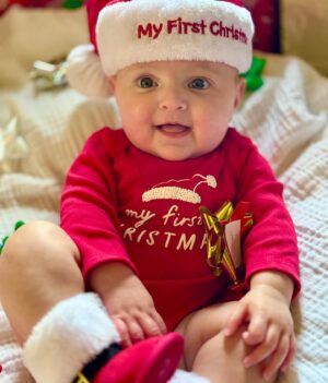 Larissa Wohl Instagram - My favorite lil stocking stuffer 🎁🎅🏼🎄👶🏻 (thanks @lpbunny for my new outfit!)
•
•
•
#babies1stchristmas #1stxmastogether #babiesfirstchristmas #firstchristmas #christmas #christmaseve #babies1stchristmaseve #christmaseve #mom #mama #momlife #mommy #momnashville #larissawohl #baby #babygirl #mybaby #mybabygirl #girlmom  #daughter #emma #emmaelizabeth #workingmom #nashbabies #nashvillebaby #larissa #momhood #4months #4monthsold