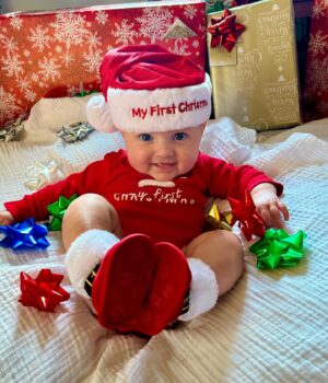 Larissa Wohl Instagram - My favorite lil stocking stuffer 🎁🎅🏼🎄👶🏻 (thanks @lpbunny for my new outfit!)
•
•
•
#babies1stchristmas #1stxmastogether #babiesfirstchristmas #firstchristmas #christmas #christmaseve #babies1stchristmaseve #christmaseve #mom #mama #momlife #mommy #momnashville #larissawohl #baby #babygirl #mybaby #mybabygirl #girlmom  #daughter #emma #emmaelizabeth #workingmom #nashbabies #nashvillebaby #larissa #momhood #4months #4monthsold