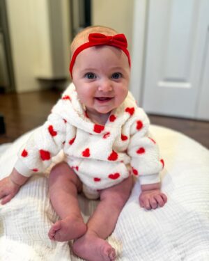 Larissa Wohl Instagram - Happy Valentine’s Day from this little heartbreaker ❤️ 
•
•
•
#mom #mama #momlife #mommy #momnashville #larissawohl #baby #babygirl #mybaby #mybabygirl #girlmom #daughterlove #daughter #emma #emmaelizabeth #workingmom #favoritejob #nashbabies #nashvillebaby #larissa #momhood #5months #5monthsold #valentines #valentinesday #heartbreaker #myvalentine #myheart