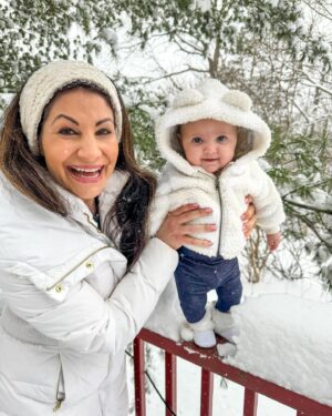 Larissa Wohl Instagram - My little snow angel ❄️ 👼🏼 
•
•
•
#mom #mama #momlife #mommy #momnashville #larissawohl #baby #babygirl #mybaby #mybabygirl #girlmom #daughterlove #daughter #emma #emmaelizabeth #workingmom #favoritejob #nashbabies #nashvillebaby #larissa #momhood #4months #4monthsold #fourmonthsold #snow #snowday #brr #coldweather #babiesfirstsnow
