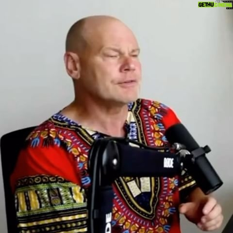 Lasse Rimmer - 1.4K Likes - Hvis man kender hinanden godt, kan man grine af næsten alt. Næsten alt.