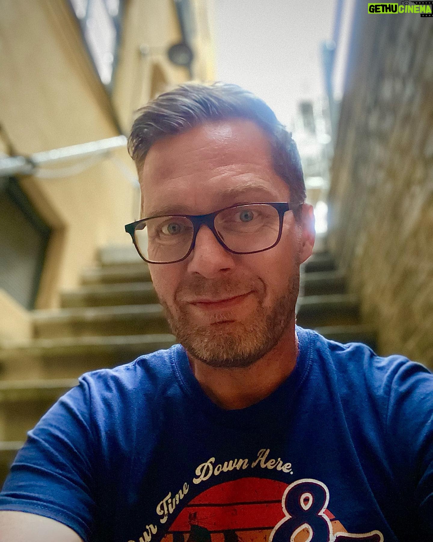 Lasse Rimmer - 2.4K Likes - Engang troede jeg seriøst, at jeg var sådan en rigtig efterårspige. Hvor var jeg dog en vildfaren stakkel! Jeg har helt klart altid været en sommertøs i hjertet.
