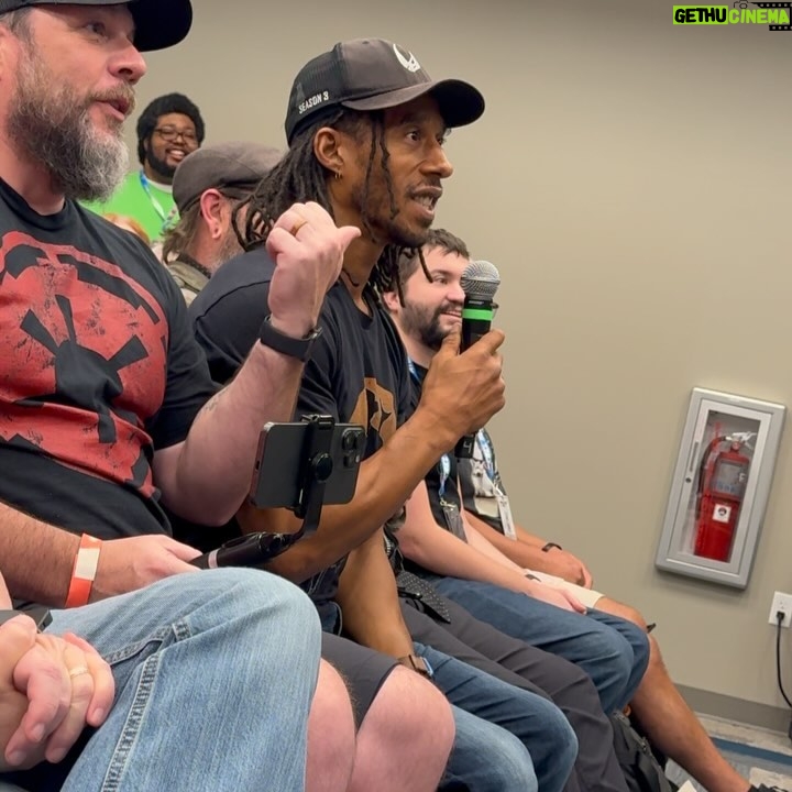 Lateef Crowder - 724 Likes - You never truly know what you’ll get at a @rebelscumconofficial 2024 panel 😂
Scenes from our Din Djarin Saturday panel
#starwars #starwarsfan #themandalorian #dindjarin