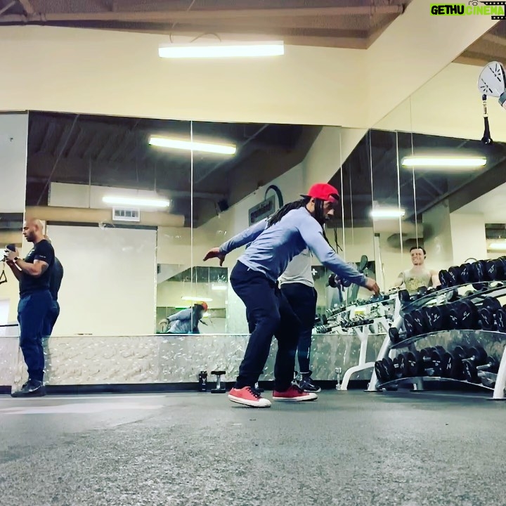 Lateef Crowder - 3.6K Likes - Ogum lhe guiará! 🙏🏾🙌🏾 salve Mestre Amen! @bbcc.capoeirabatuque #capoeira #treino #baiano #salvadorbahia #losangeles #lateefcrowderdossantos #ogum #artesmarciais #lateefcrowder