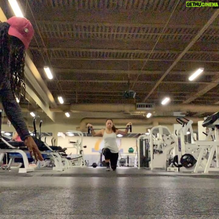 Lateef Crowder - 2.2K Likes - Feliz quarta-feira vamos embora!Hump day people! #capoeira #quedaderins #lateefcrowder #lateefcrowderdossantos #saosalvadorbahia #losangeles #fitness #treino #training #locs #dreads #rastas #converse #chucks