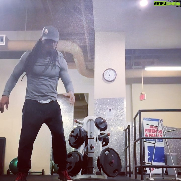 Lateef Crowder - 5K Likes - Just trying to keep it funky on hump day! Also keeping Mandalorian skills tight!Tenha uma ótima quarta-feira!!!! #capoeira #lateefcrowderdossantos #themandalorian #mandaloriantraining #aquecimento #baiano #brasil #salvadorbahia #treino #training #artesmarciais #martialarts #fitness #lateefcrowder