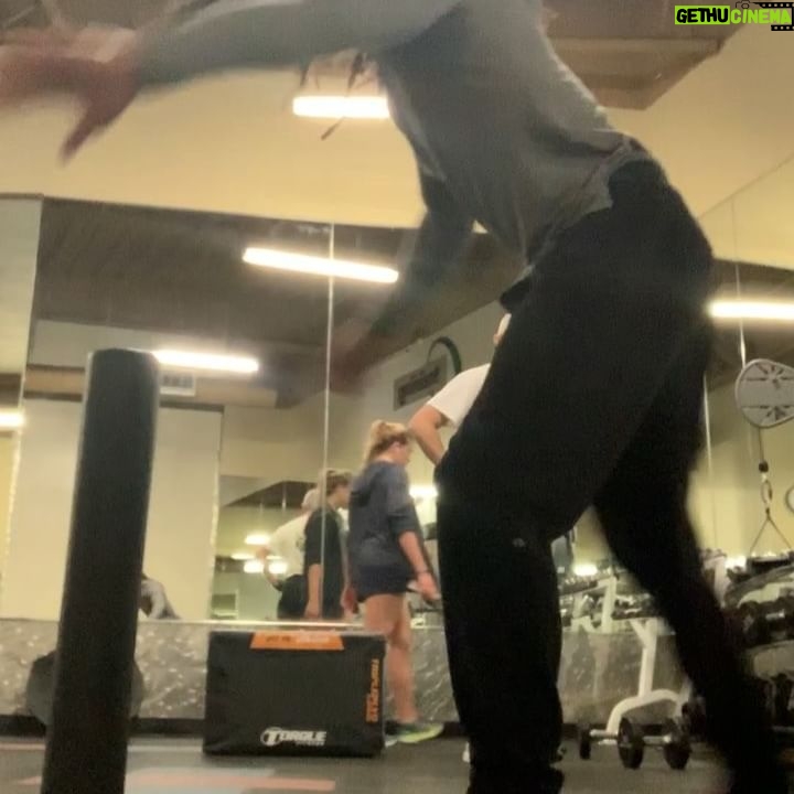 Lateef Crowder - 4.1K Likes - Vamos 2019! Let’s go 2019! #capoeira #vacationtraining #treino #fitness #poder #lateefcrowderdossantos #velocidade #speed #powertraining #lateefcrowderdossantos #needlongervacation #baiano #🇧🇷 #africanroots #martialarts #actor #stunt #dudeintheback #ocaraláatras #dreads #rastas #locs