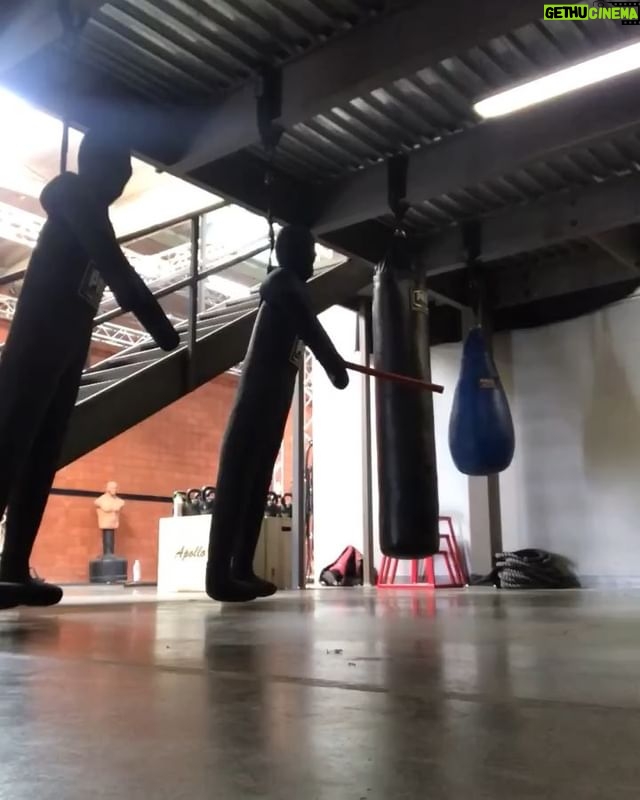 Lateef Crowder - 1.4K Likes - They were ready for me this time! Estavam prontos pra me atacar! 😂 ótima semana a todos. #capoeira #funbeforework #gettingjumped #disarm #aúchibata #malicia #rasteira #lateefcrowderdossantos #baiano #brasil #treino #training #fitness #lateefcrowder